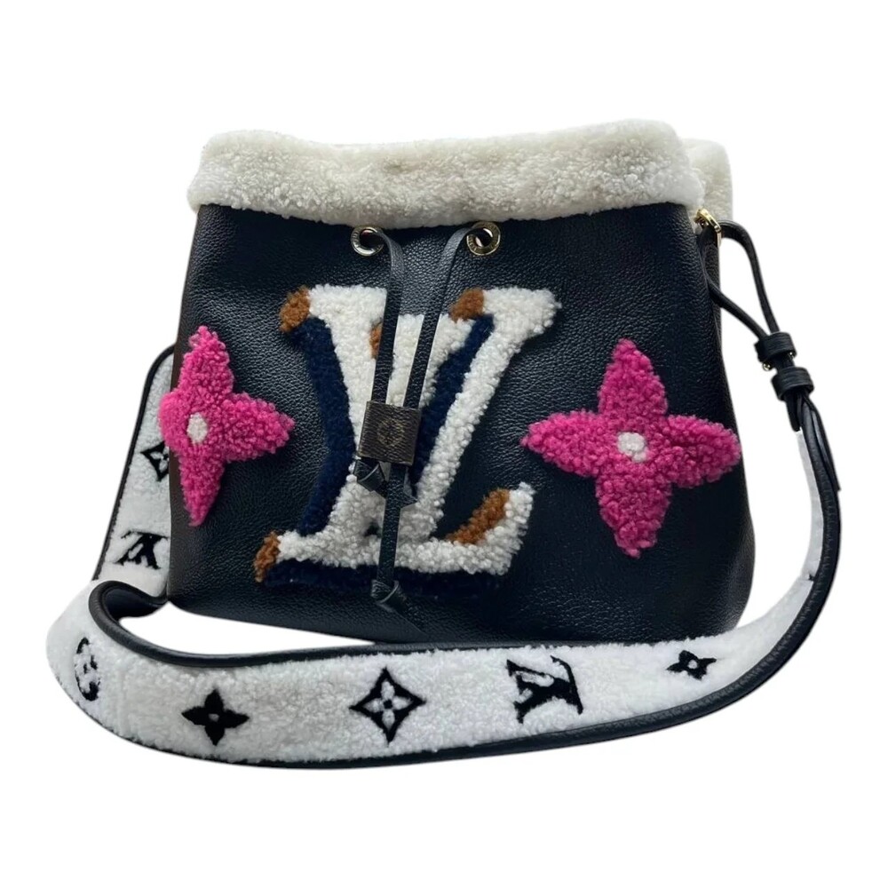 7548 - Louis Vuitton Louis Vuitton Neo Noe Shearling Black